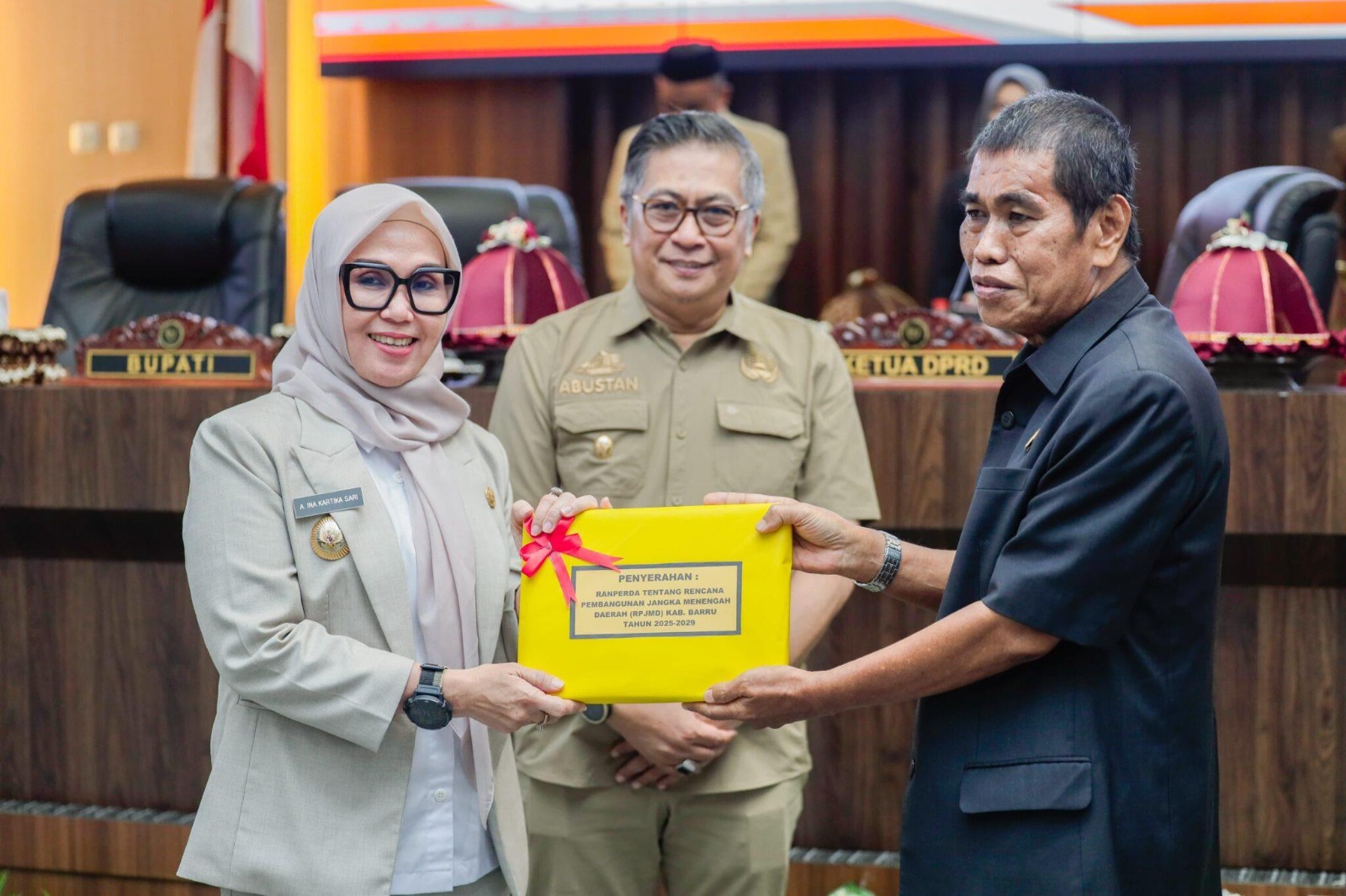Bupati Barru Serahkan Ranperda RPJMD 2025–2029 ke DPRD
